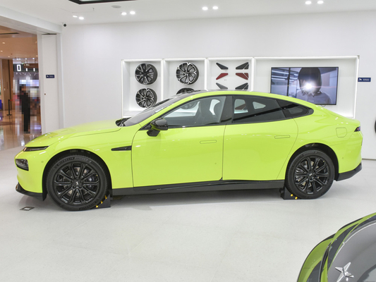 Experience the Power of 2023 XPeng P7 Electric Cars Large Luxury and for Adult Drivers