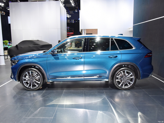 Gelly Geely Monjaro 2.0T 4WD Flagship Petrol SUV Car with 2500-3000mm Wheelbase