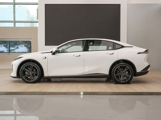 2022 Changan SL03 Lithium Battery Electric Car 515km Range 190KW Motor Power Online