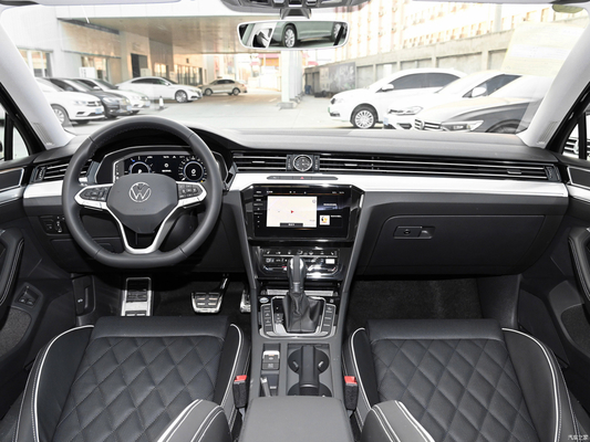 116KW Total Motor Power 2022 Magotan Plug-in Hybrid GTE Luxury 4-Door 5-Seater Vehicle
