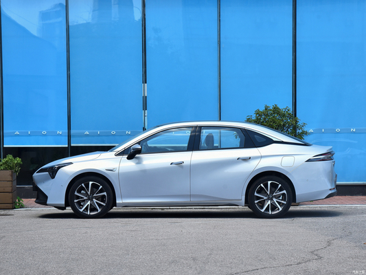70 Zhijia GAC Aion S Plus Sedan 4810*1880*1515mm 510KM Long Range Electric Car for Your