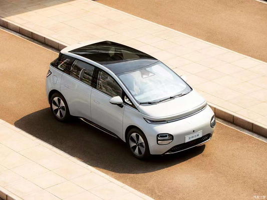 Left Drive Mini Ev Hatchback Wuling Baojun Cloud Yunduo Pure Electric Car Four-Door Five-Seater