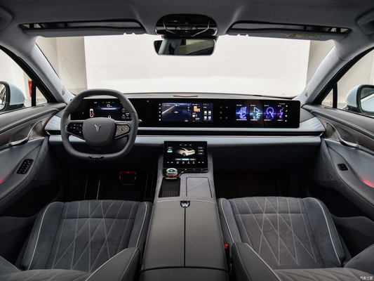 Long-Range Capability 375KW VOYAH 4-door 5-seater Sedan with 730km CLTC Range