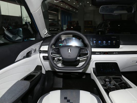 2020 SUV Sedan Pentium E01 with 450KM Range and Top Speed of 170KM/h 4639*1880*1640mm