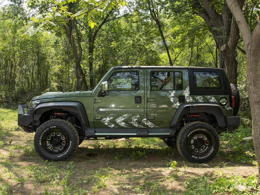 2024 BAIC BJ40 Multifunctional Off-Road Truck with Electric Rearview Mirror and ESC