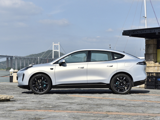Energy Electric Vehicle 670km Rear-Wheel Drive UHV Version for 5-Seat Body Structure