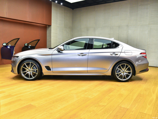 Leather Seats and Euro VI Standard Genesis G702023 2.0T Rear-Drive Sedan with Engine
