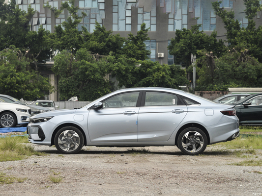 Geely Emgrand L HiP Hybrid 5-Seater Sedan 100KM Electric Range Left Drive 5 Seats