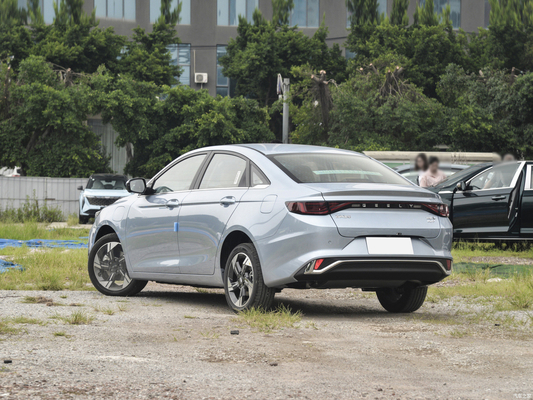 Geely Emgrand L HiP Hybrid 5-Seater Sedan 100KM Electric Range Left Drive 5 Seats