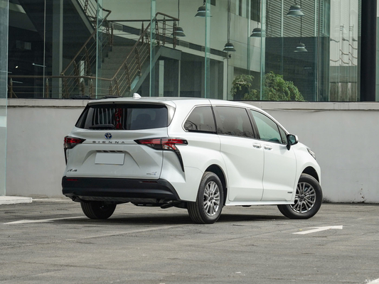 2022 1.5L Clean Version 4-Door 5-Seat Sedan Hybrid Gasoline Vehicle with Touch Screen