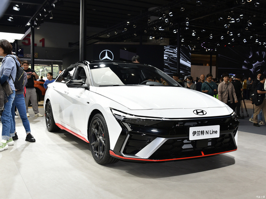 2023 Hyundai Elantra 1.5L CVT LUX Sedan The Perfect Combination of and Performance