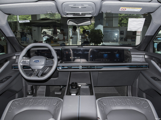 2023 Fordedge L2.0T ECOBOOST 2WD 7-seat Luxury Model equipped with Panoramic Sunroof