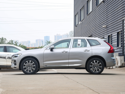 2024 Volvo XC60 B5 48V Light Hybrid 4WD Luxury Mid-Size SUV with 5 Seats and 6 Airbags