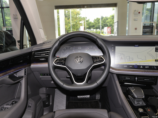 s Top-Performing Touareg 2.0T TSI Ruishang Edition Medium and Large 5-Seater SUV