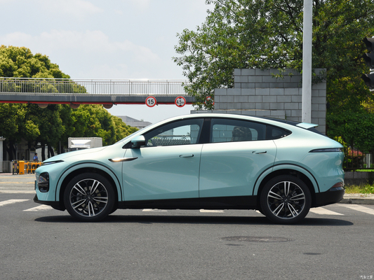 580km Long Range and 755km Top Speed 2023 Xpeng G6 Electric Car with 218KW Motor Power