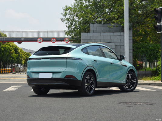 580km Long Range and 755km Top Speed 2023 Xpeng G6 Electric Car with 218KW Motor Power