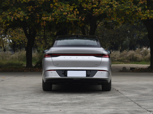 Top Speed of 170km 2023 Xpeng P5 500 Energy Vehicle with 4-Door 5-Seat Body Structure