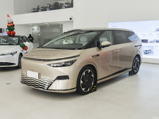 As picture Xpeng X9 2024 model 702 super long battery life PRO with 235KW total motor power