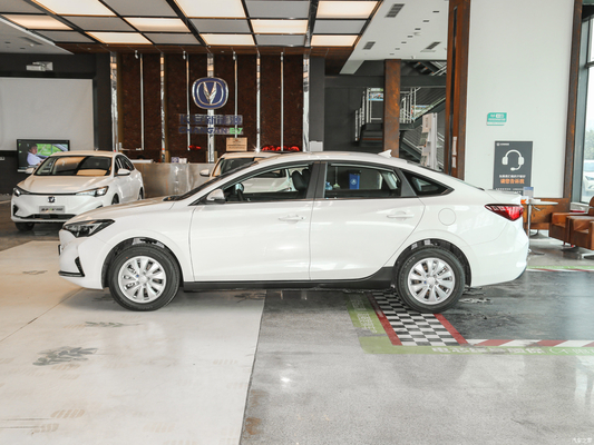 145KM/h Top Speed Changan Eado EV460 Lithium Iron Phosphate Battery Electric Vehicle