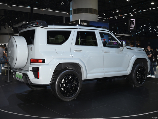 Tank 700 Hi4-T 2024 Hybrid SUV with 120KW Motor Power and 5-Door 5-Seat Body Structure