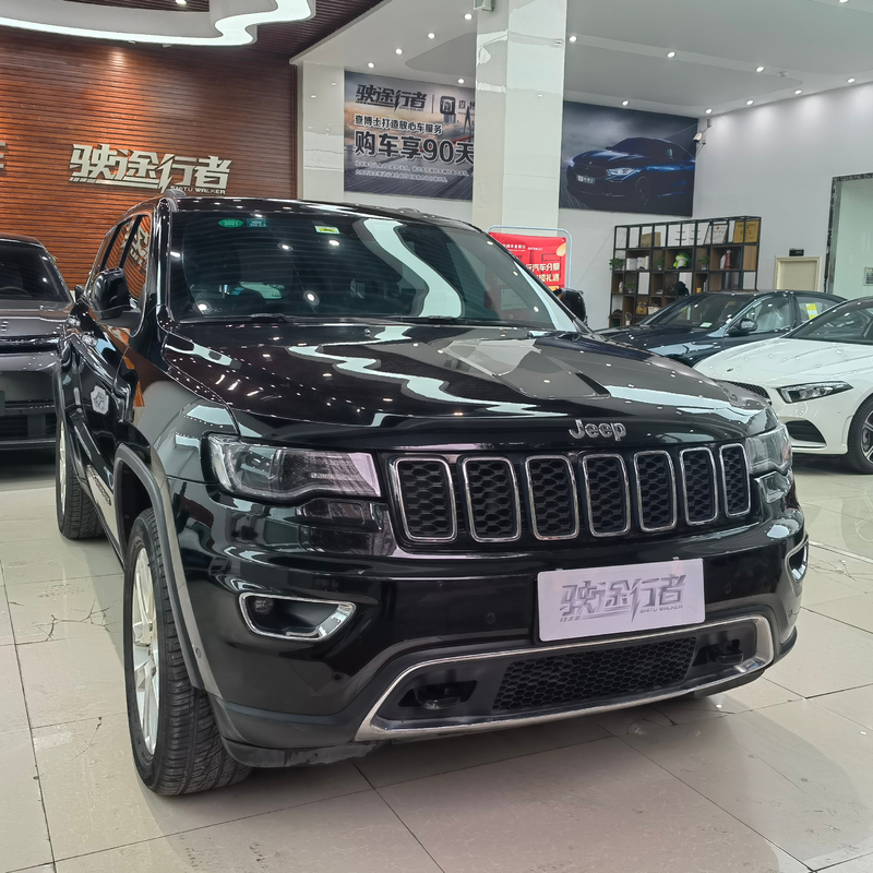 JEEP Grand Cherokee 2017 Model 3.0L 4X4 AWD Perfect Condition Maximum Torque 200-300Nm