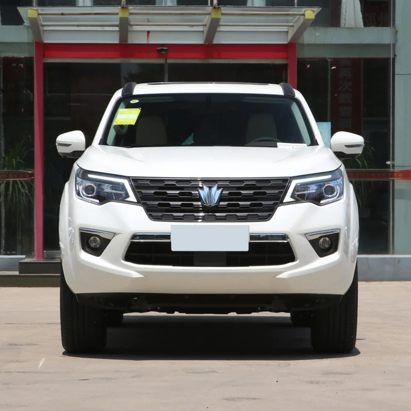 Multi-Function Steering Wheel and LED Daytime Light Nissan Paladin 2023 2.0T Four-Wheel Drive Exclusive SUV