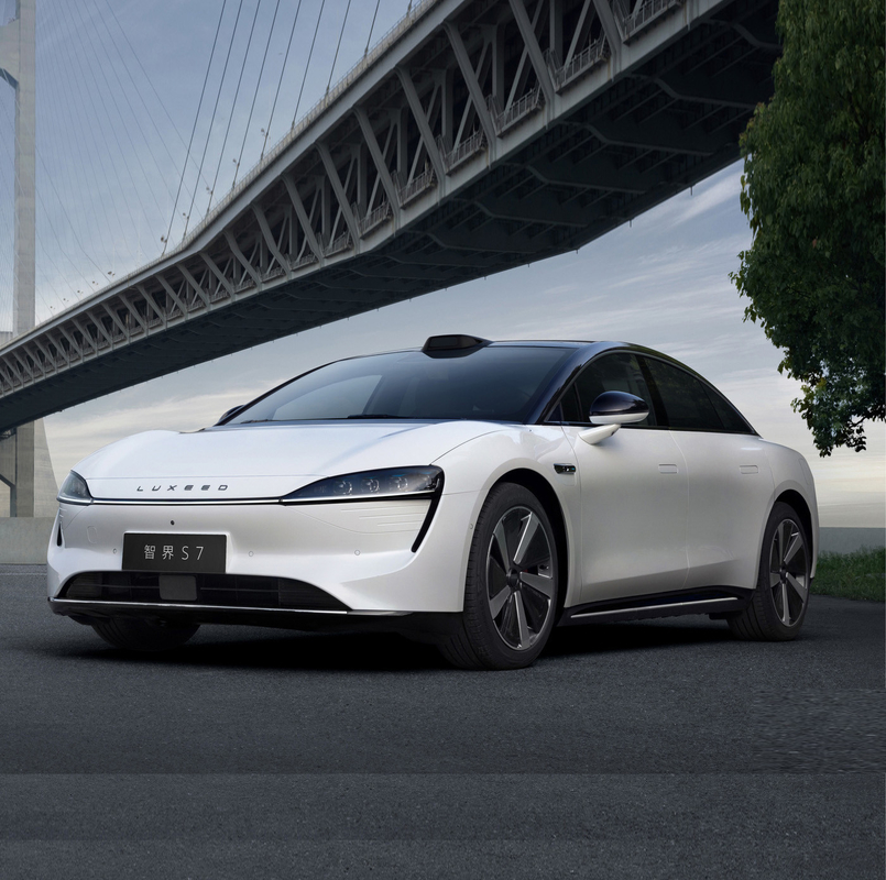 210 KM/h Top Speed Huawei Chery LUXEED S7 Electric Auto Sedan 4 Door 5 Seater Hybrid